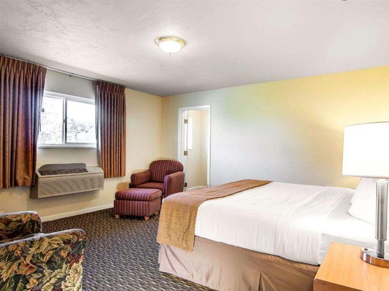 Quality Inn & Suites At Coos Bay Норт-Бенд Екстер'єр фото